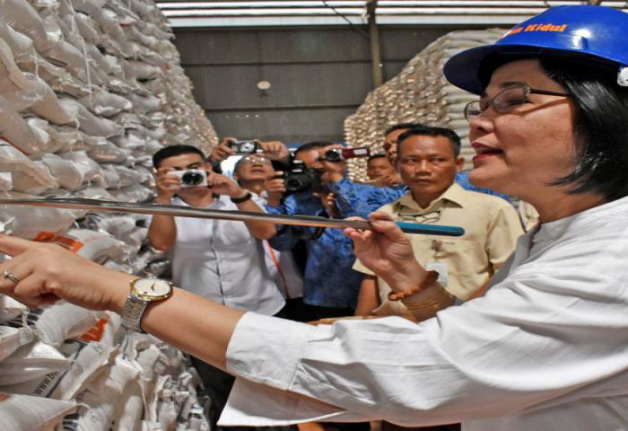 Bulog Madiun Distribusikan 60 Ton Beras Bencana